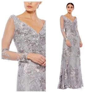 NWT MAC DUGGAL 67539 Platinum Embellished V-Neck Illusion Long Sleeve Gown Women